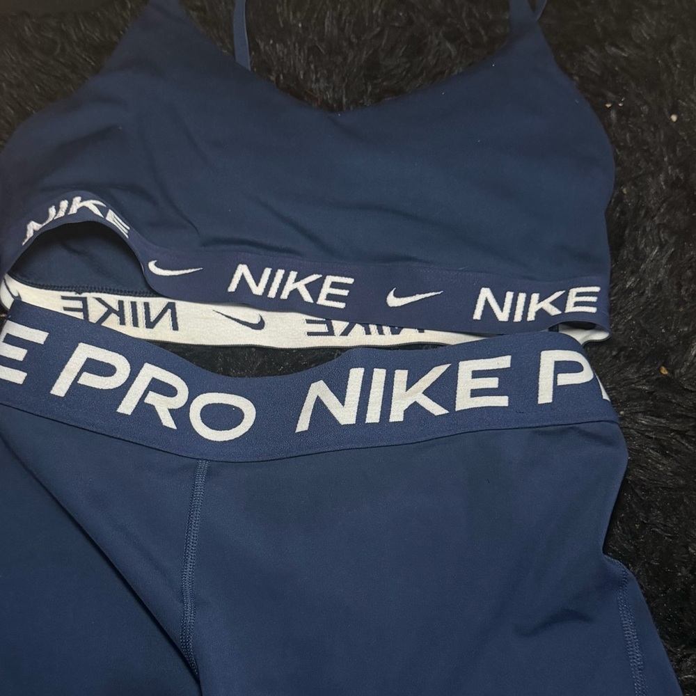 Nike Navy Sports Bra and Shorts MEDIUM SHORTS SMALL TOP